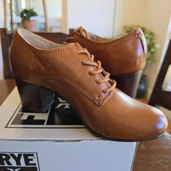 NWT FRYE Stella Oxford Leather Heeled Shoes 6.5 - Picture 9 of 12